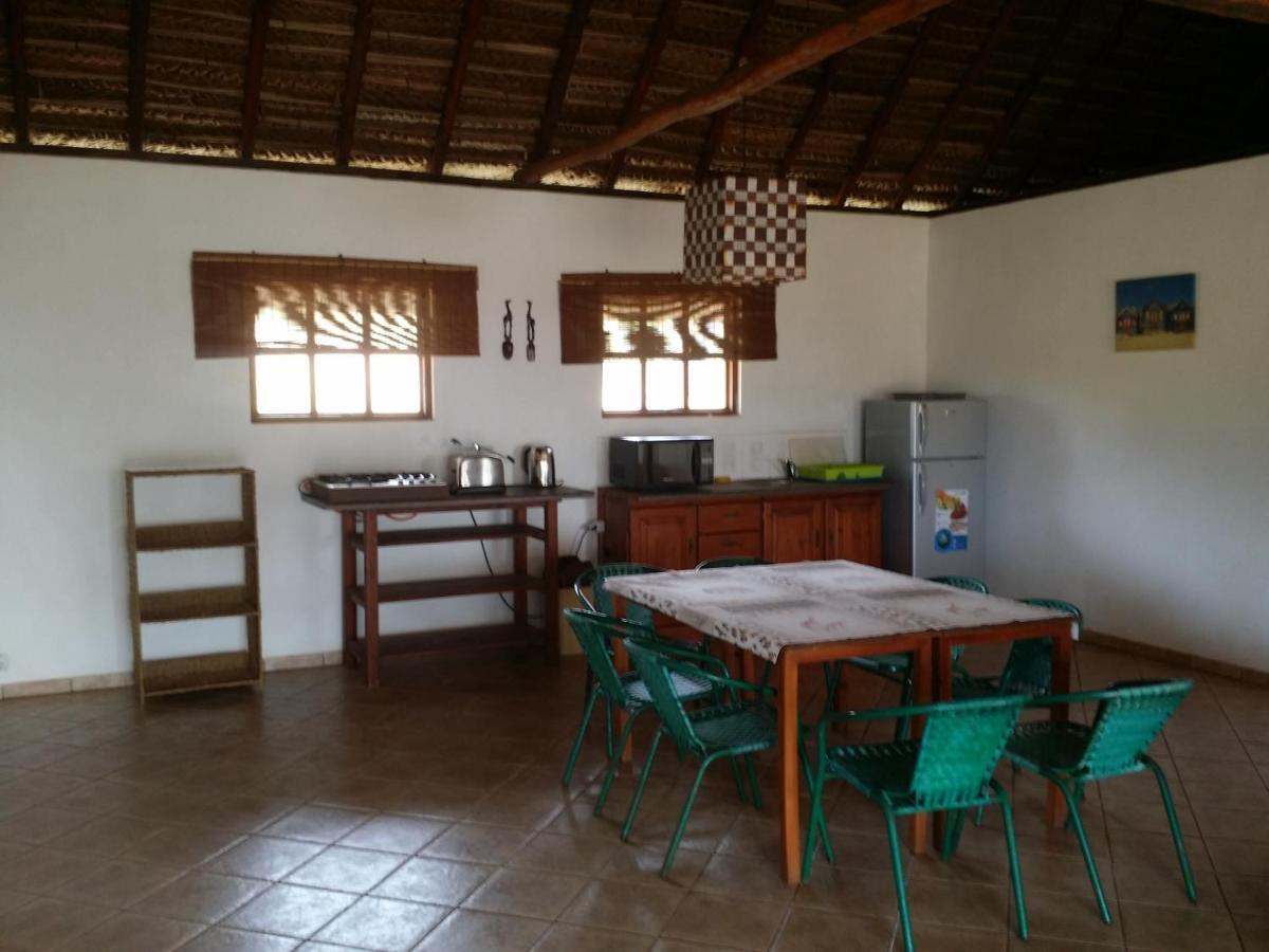 Blue Moon Beach Holiday Resort Inhambane Exteriör bild