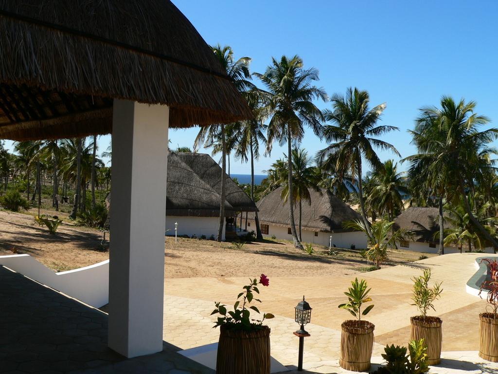 Blue Moon Beach Holiday Resort Inhambane Exteriör bild