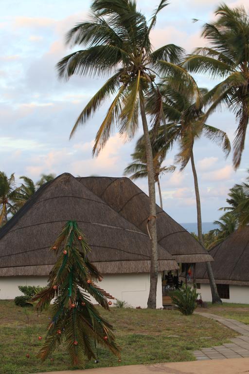 Blue Moon Beach Holiday Resort Inhambane Exteriör bild