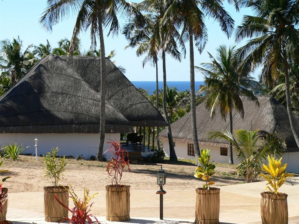Blue Moon Beach Holiday Resort Inhambane Exteriör bild