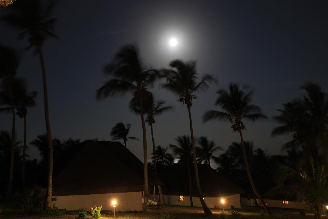 Blue Moon Beach Holiday Resort Inhambane Exteriör bild